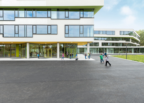 Secondary school Ergolding by Behnisch Architekten